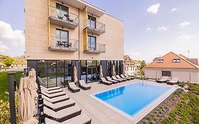 Montello Hotel